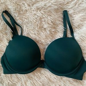 VS PINK WEAR EVERYWHERE SUPER PUSH BRA